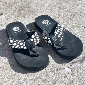 Yellow Box Women's Black & White Polka Dot Flip Flops Sandals Size 9